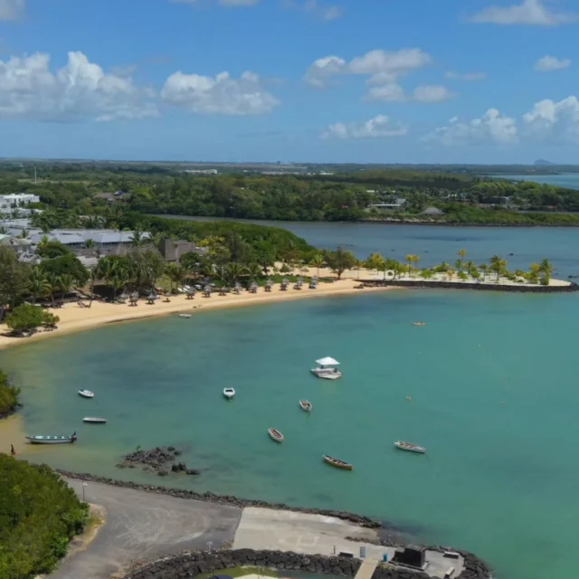 Some views you never get used to. 😍
#AzuriVillage #SeaView #CoastalLiving