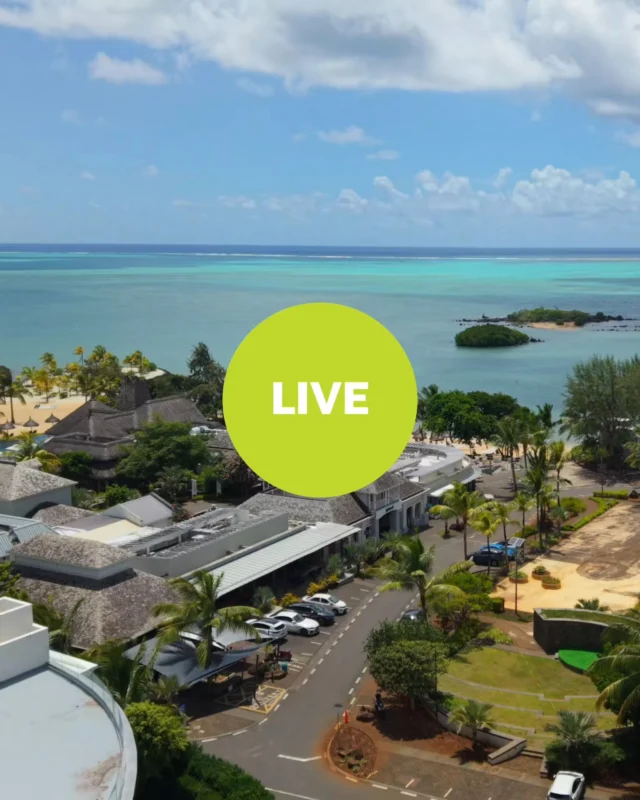 Azuri vu d'en haut 💙
Le lagon, le village, l'horizon... tout simplement à couper le souffle. #AzuriVillage #LiveAtAzuri