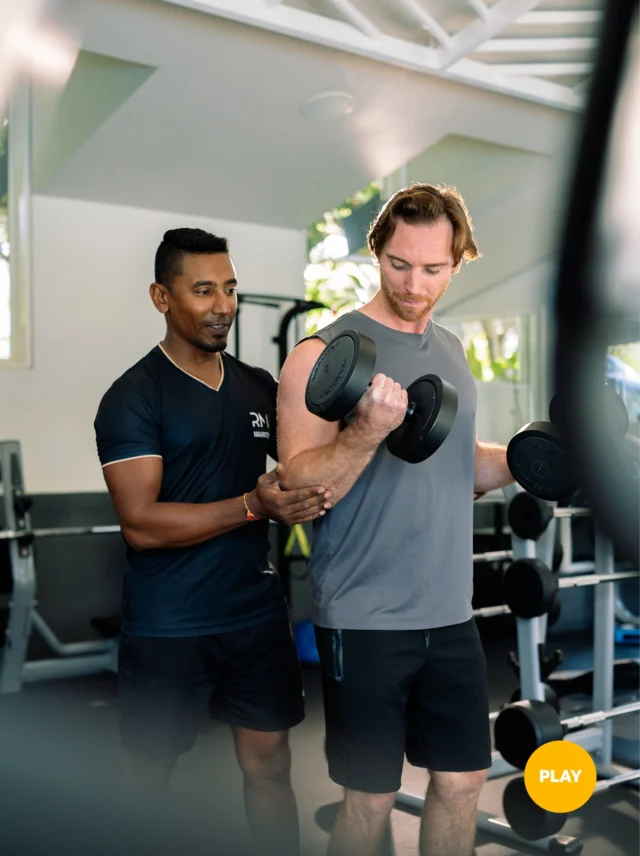 𝗠𝗼𝘃𝗲, 𝗽𝗹𝗮𝘆, 𝗿𝗲𝗰𝗵𝗮𝗿𝗴𝗲… 𝗶𝘁 𝗮𝗹𝗹 𝗵𝗮𝗽𝗽𝗲𝗻𝘀 𝗮𝘁 𝗦𝘁𝘂𝗱𝗶𝗼 𝗯𝘆 𝗥𝗠 𝗖𝗹𝘂𝗯 𝗔𝘇𝘂𝗿𝗶 💪🎾
Covered padel, tennis, a state-of-the-art gym, a pool, group classes and a Kids Club for the little ones. Here, every generation finds its own rhythm, just steps from home ✨
📍 Studio by RM Club Azuri
⏰ Mon to Fri 6am to 8pm | Weekends & public holidays 7am to 7pm
#StudioByRMAzuri #AzuriVillage #PlayAtAzuri