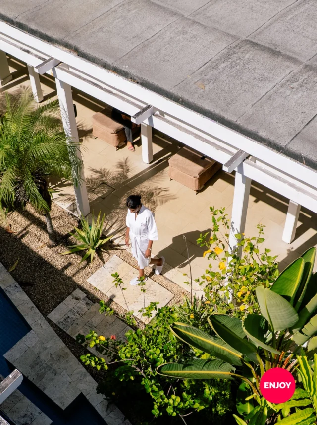 𝗘𝘁 𝘀𝗶 𝘃𝗼𝘂𝘀 𝘃𝗼𝘂𝘀 𝗮𝗰𝗰𝗼𝗿𝗱𝗶𝗲𝘇 𝘂𝗻𝗲 𝘃𝗿𝗮𝗶𝗲 𝗽𝗮𝘂𝘀𝗲 ? 🌿✨
Au Spa Cinq Mondes d'Azuri, le temps ralentit. Sauna, hammam, soins inspirés des rituels du monde et espace relaxation : ici, le corps se détend et l'esprit s'apaise, seul ou à deux 💆‍♀️💆‍♂️📩 spa.azuri@cinqmondes.com
📞 402 37 76#CinqMondesSpa #AzuriVillage #BienÊtre #EnjoyAtAzuri