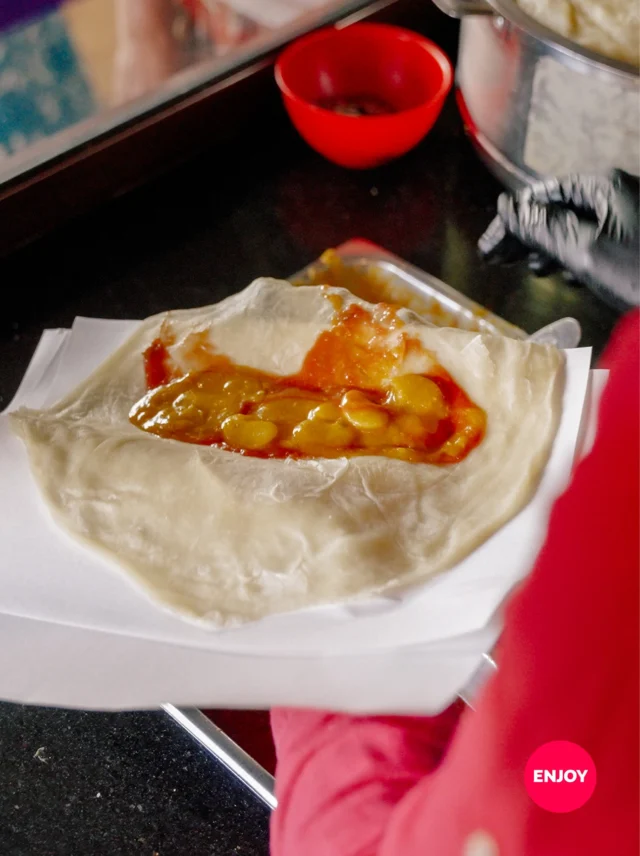 The famous roti of Rivière du Rempart: Roti Velou!
#foodies #streetfood